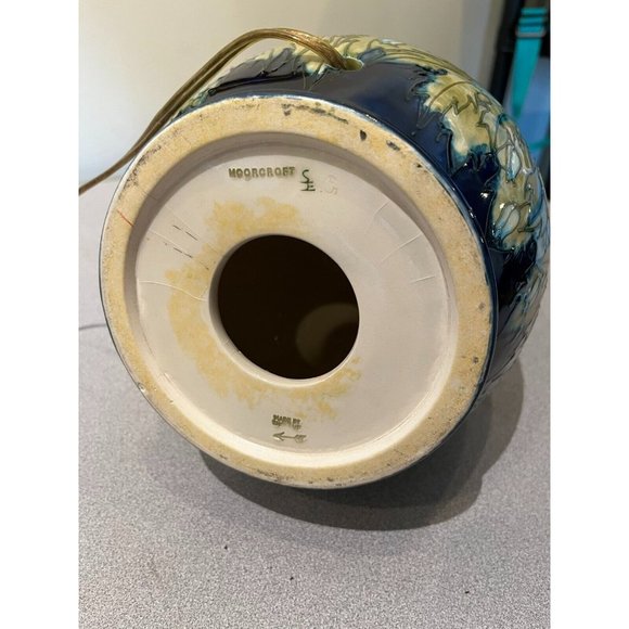 Vintage MOORCROFT POTTERY "BUTTERCUP" ceramic lamp blue with flowers rare! - Picture 11 of 16